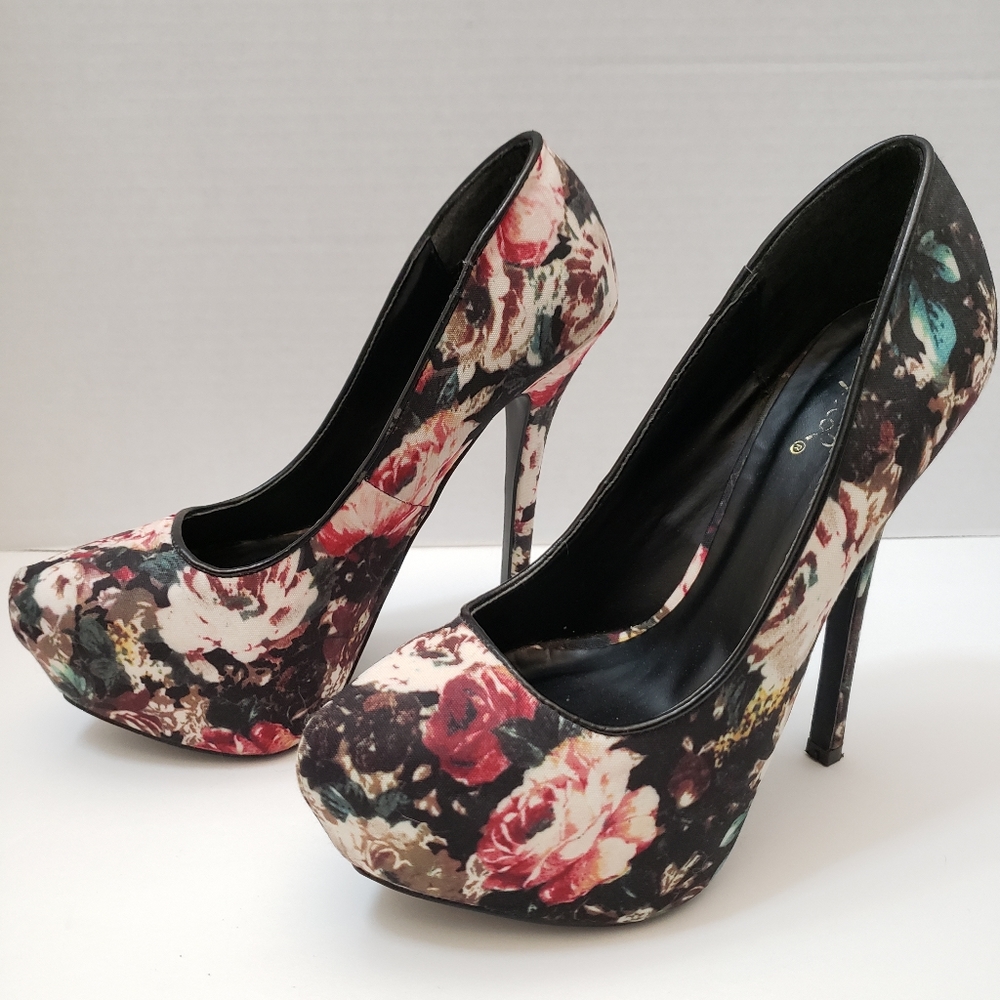 Size 6 Quipid Floral Print Stiletto Heels - Picture 2 of 7